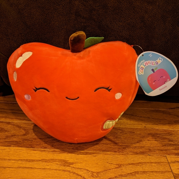 Squishmallows Other - Squishmallows 8" Ressie The Apple
